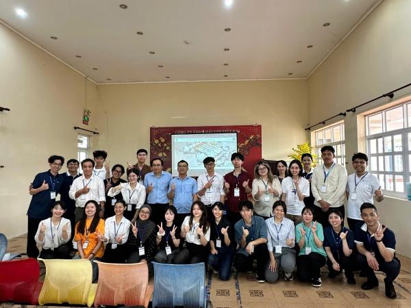Các Thực Tập Sinh Quốc Tế Thăm Nhà Máy Fish One